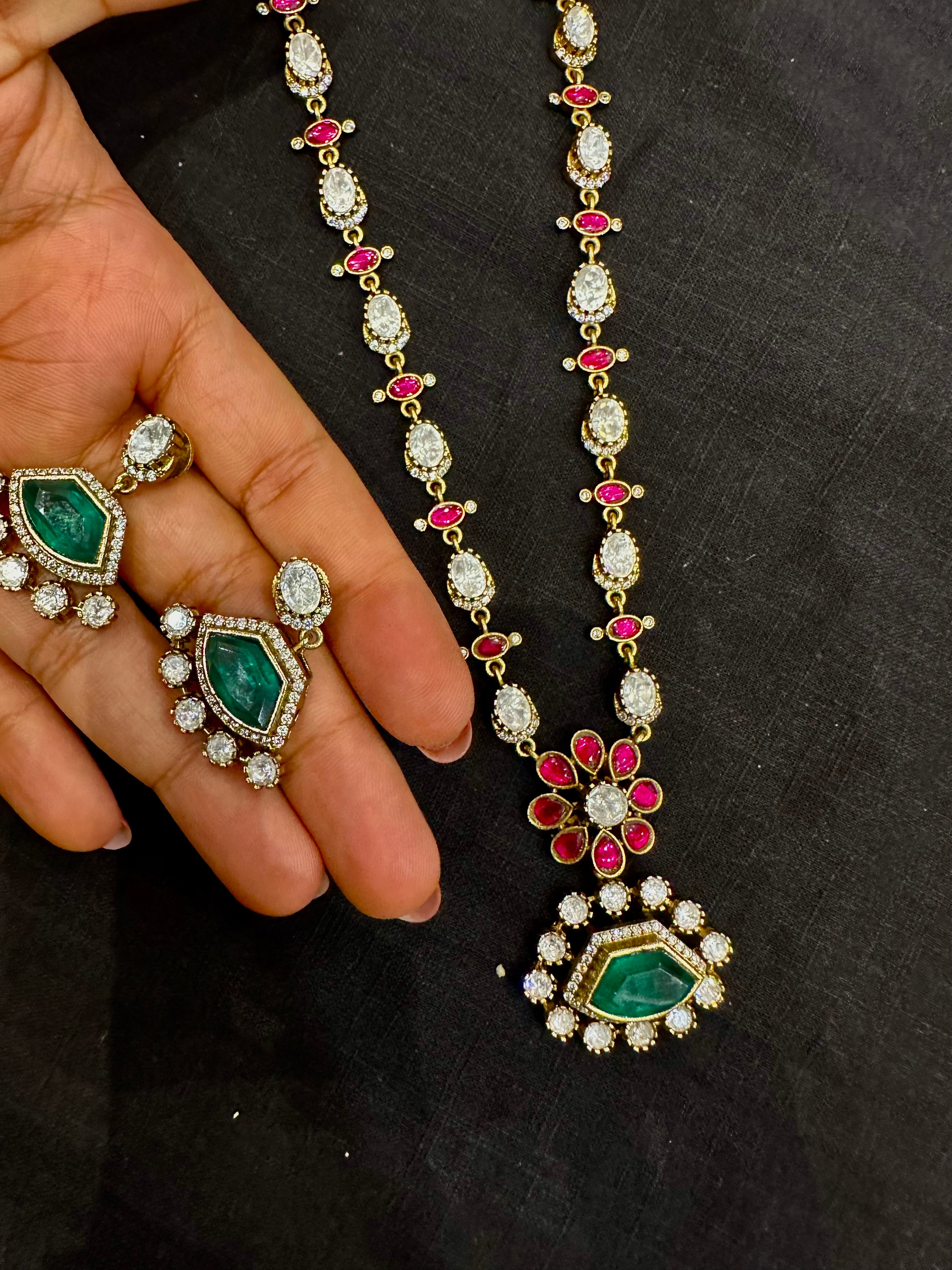 Emerald Enchanted Necklace Set