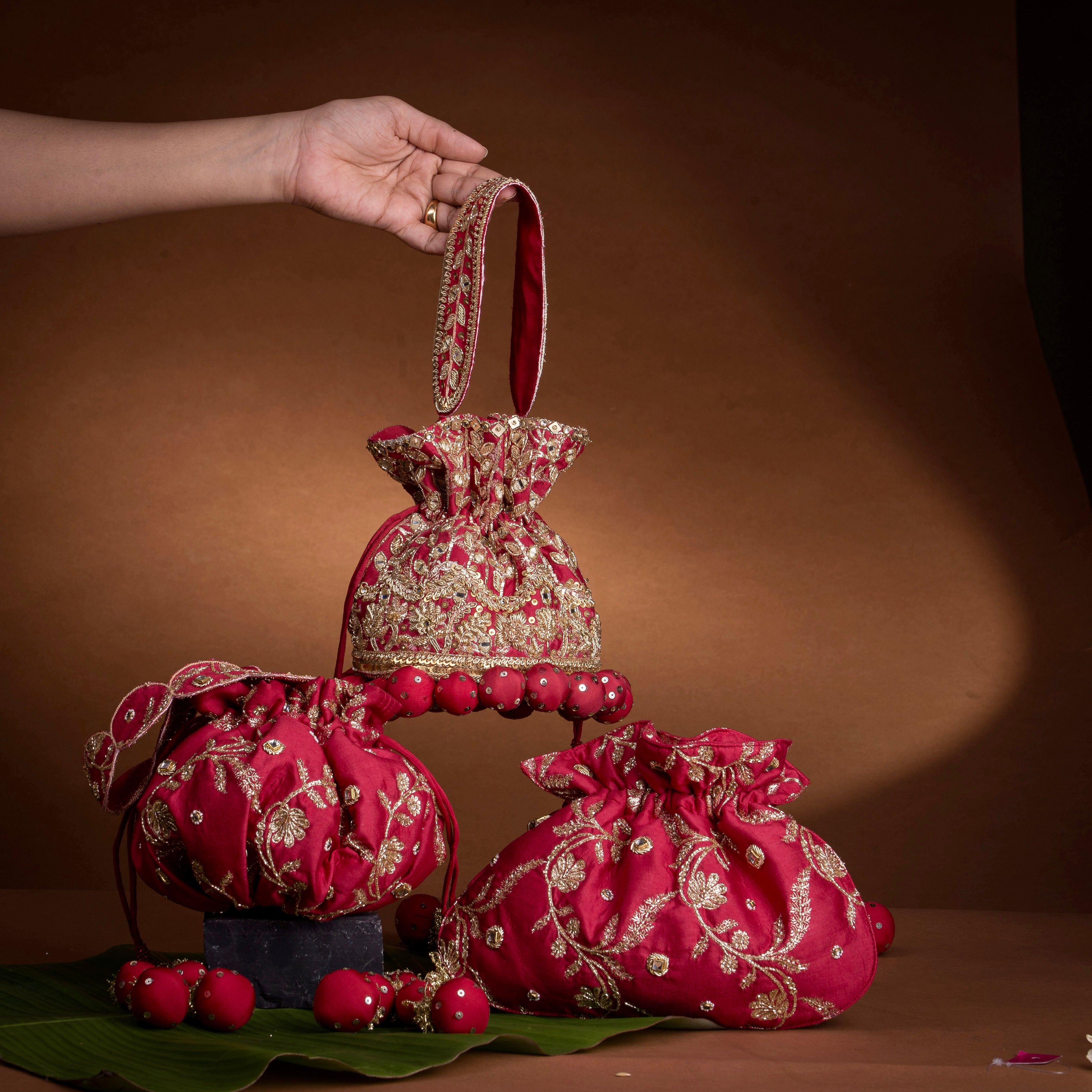 Red gol potli bag - Chanderi