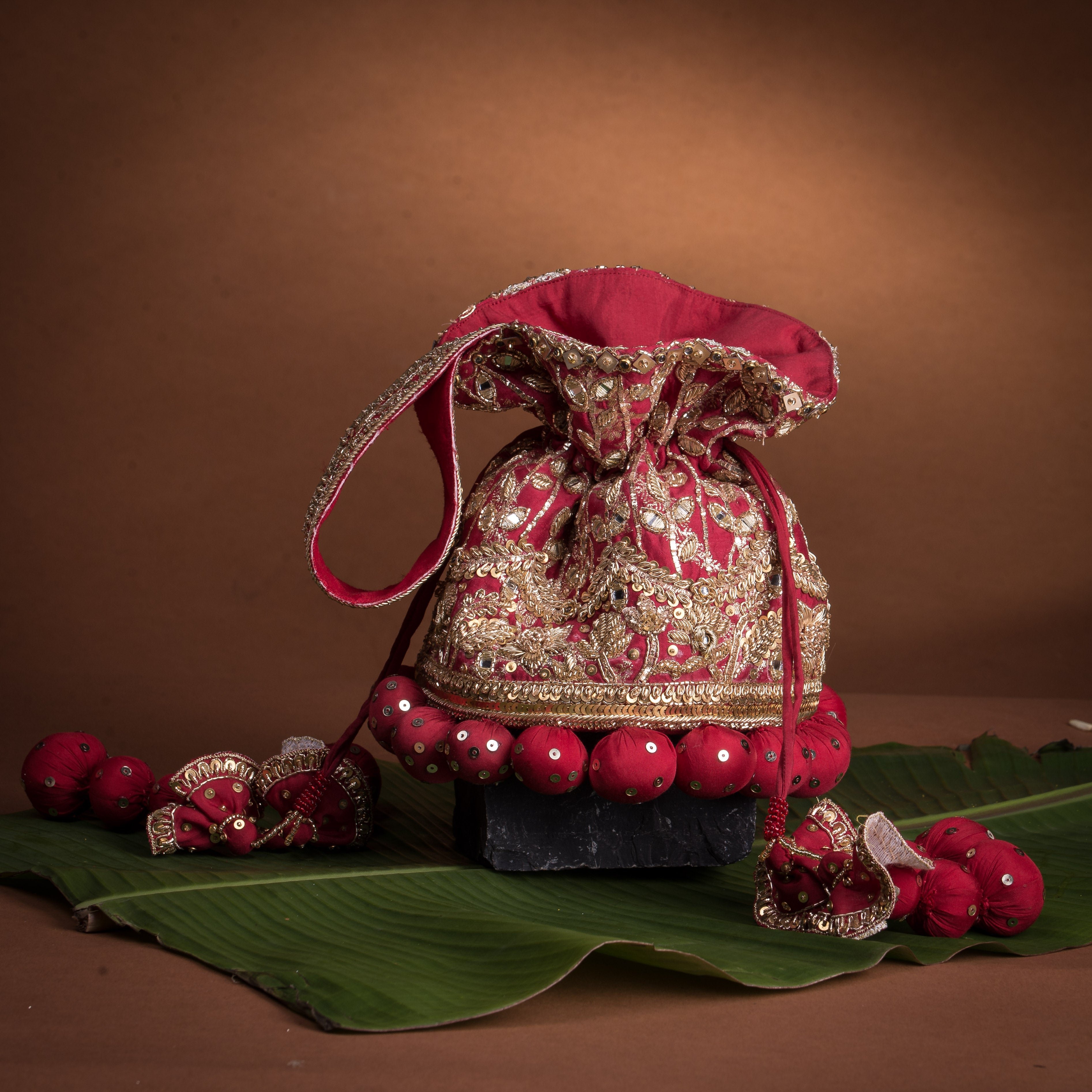 Red bridal bucket bag - Chanderi