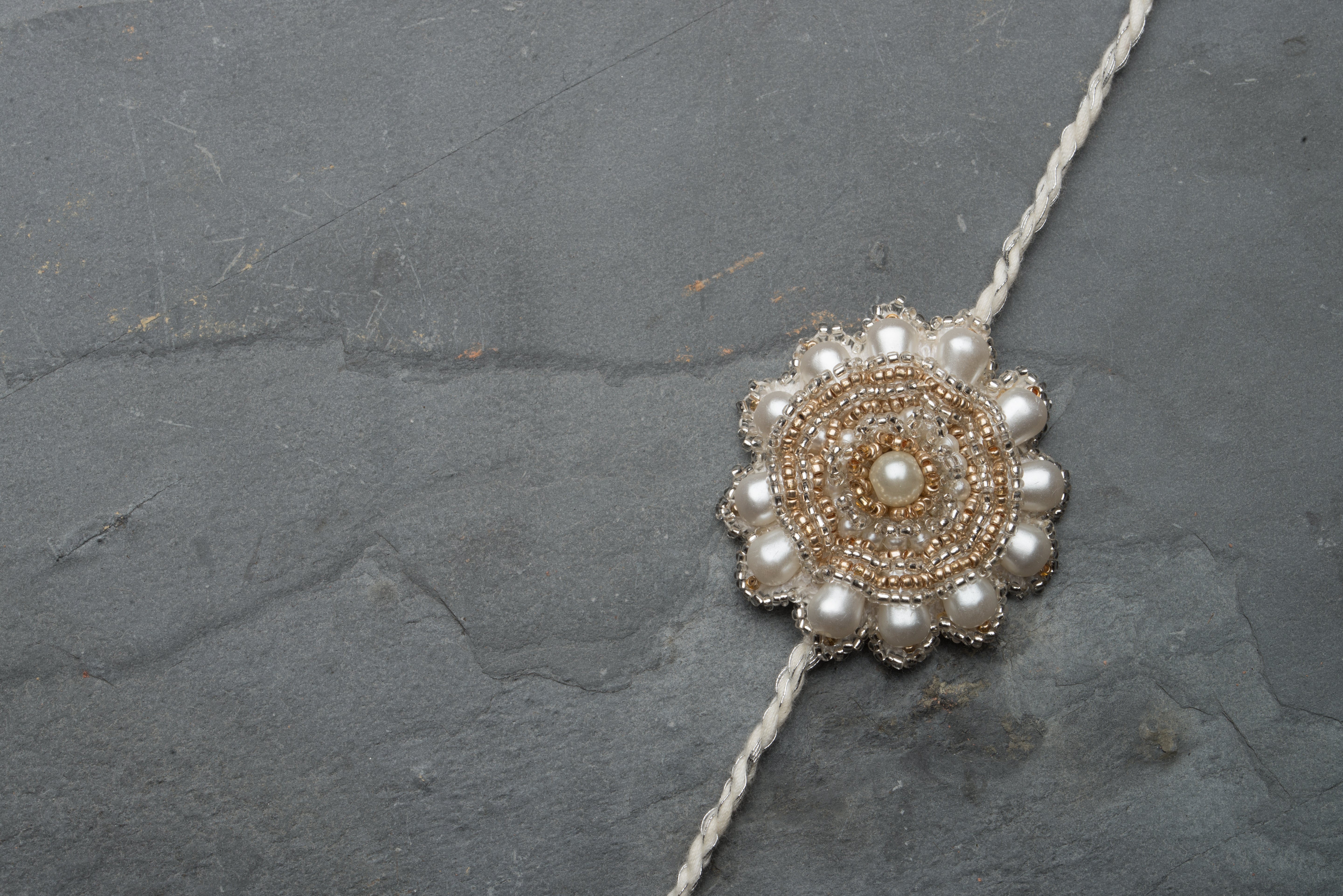 Aarav Pearl Rakhi - Ozel