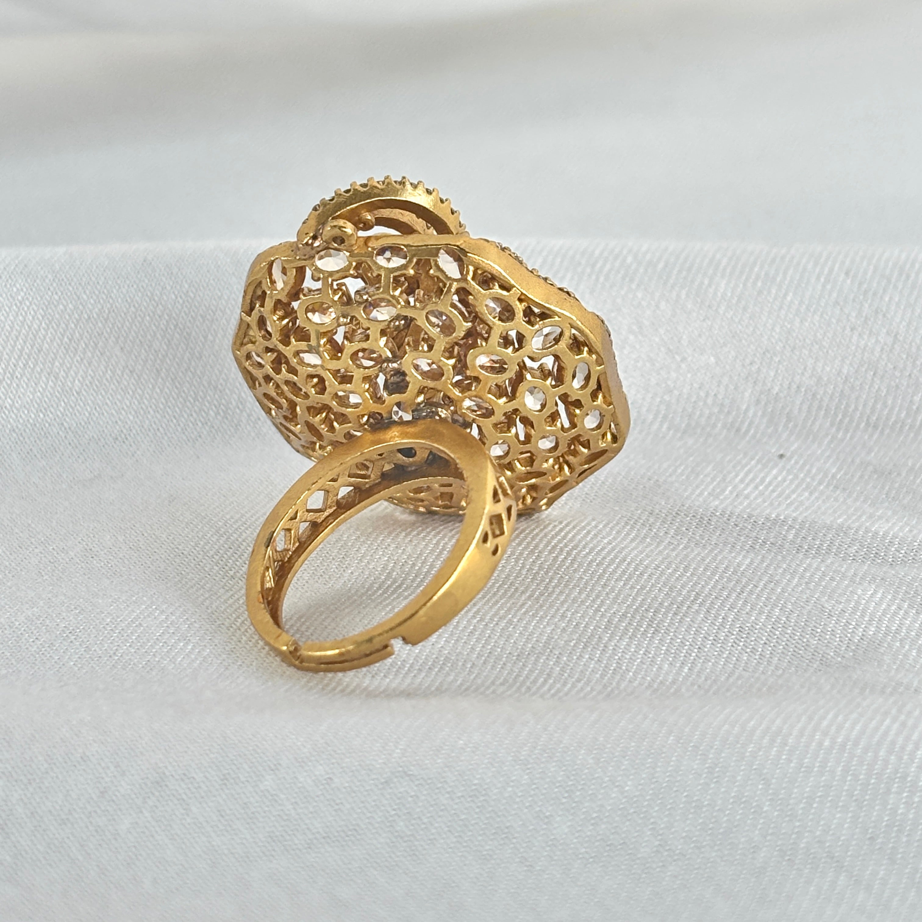Nazaakat Floral Ring