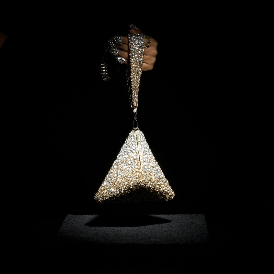 Gold silver pyramid bag – closure detail by Ozel