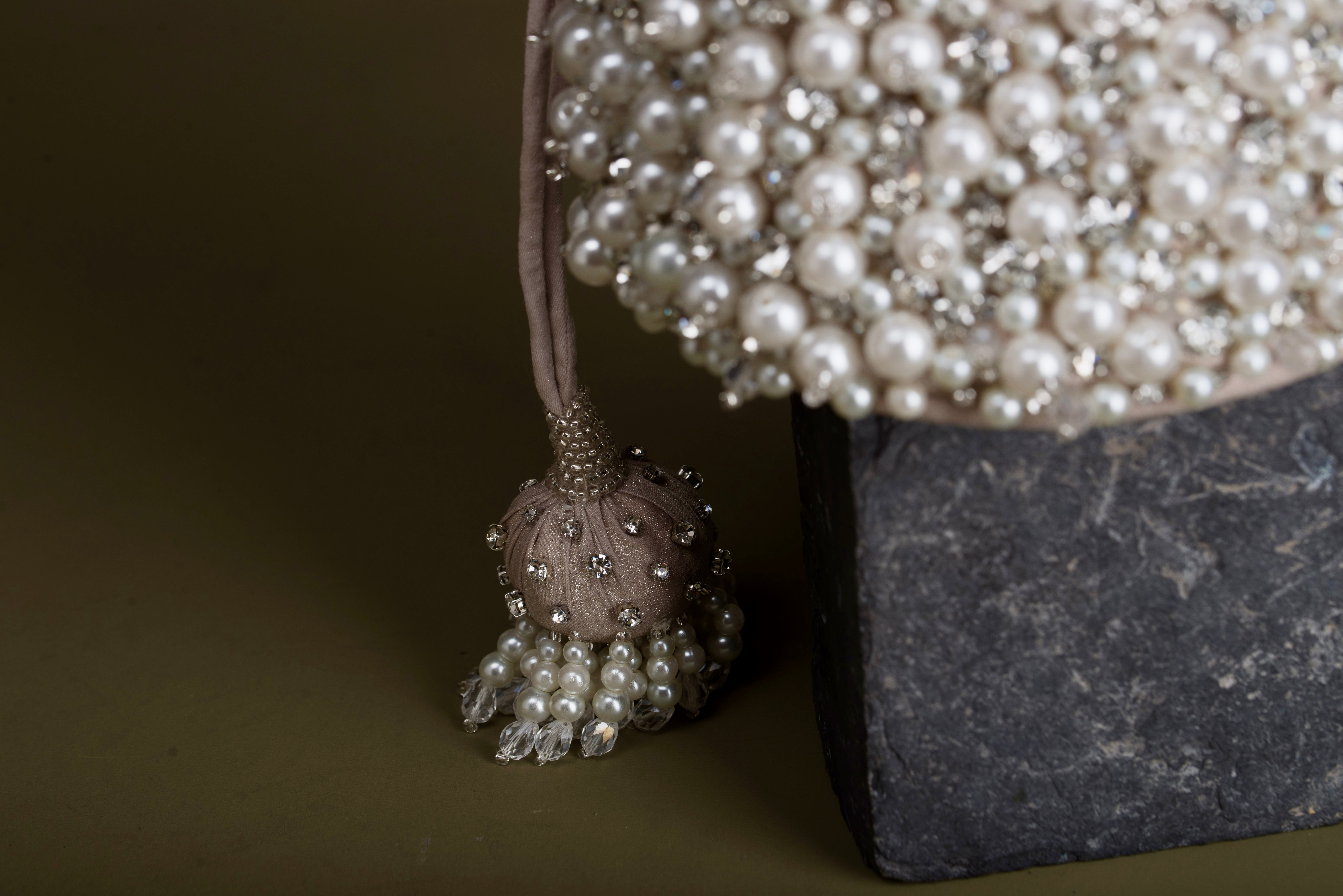 Bijoux pearl round bucket bag
