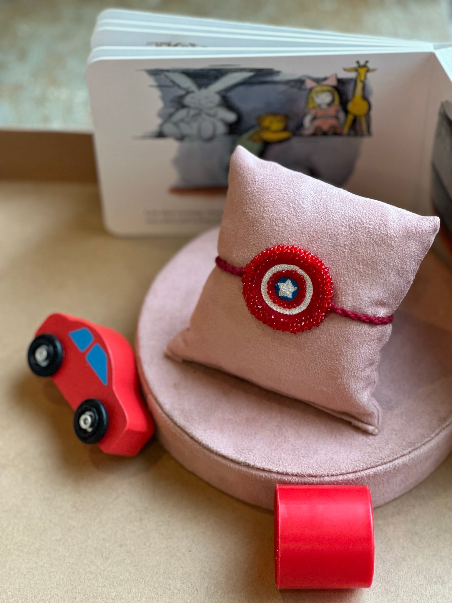 Captain America Rakhi - Ozel