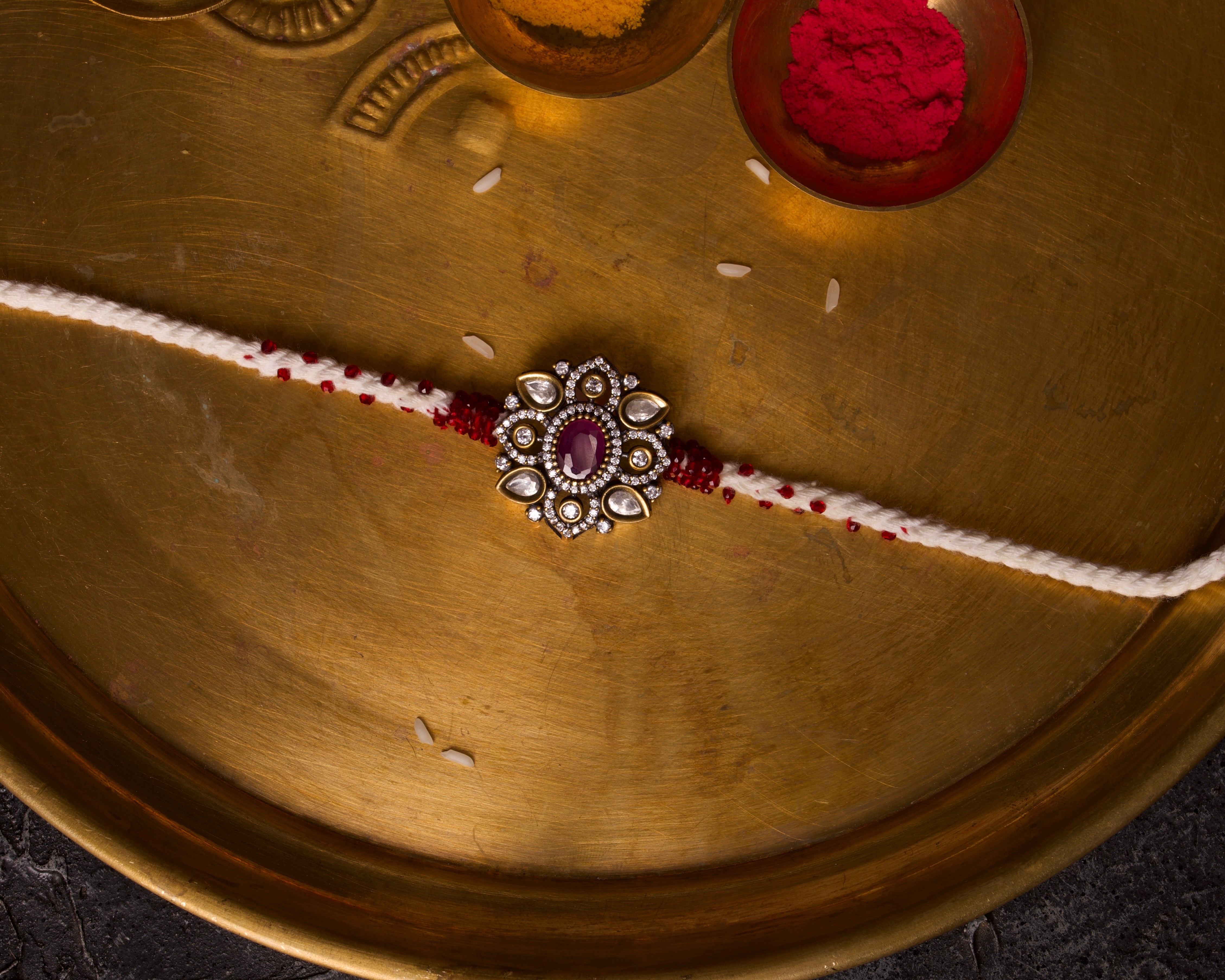 Özel Shaurya Rakhi Hamper for Bhai