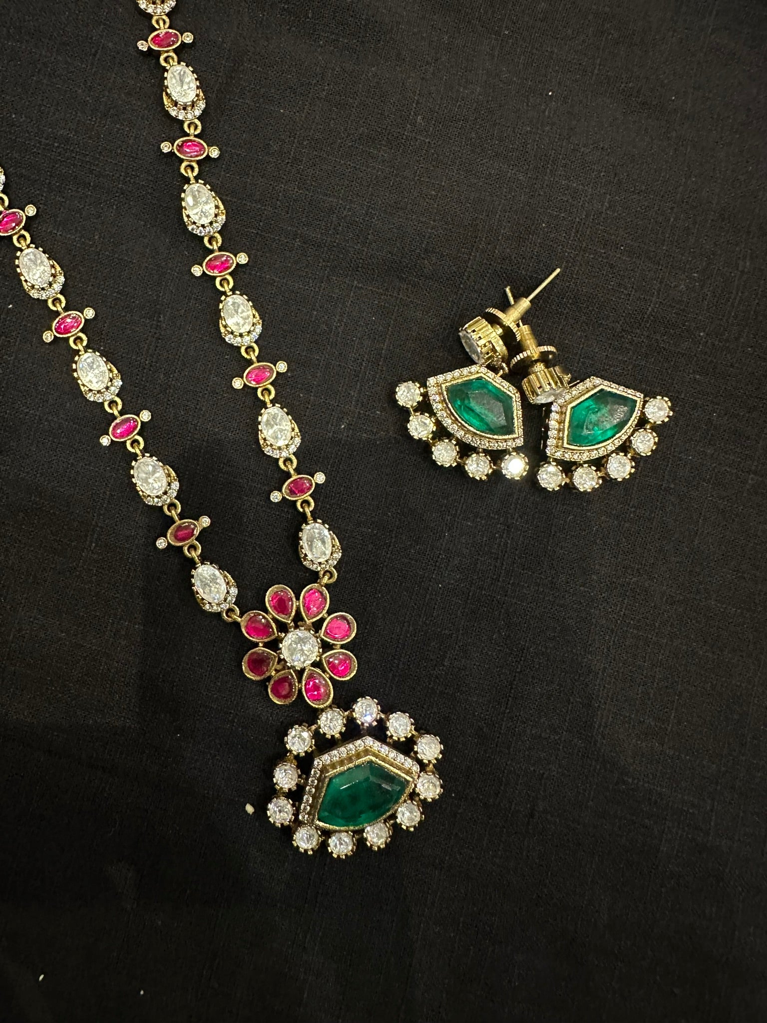 Emerald Enchanted Necklace Set