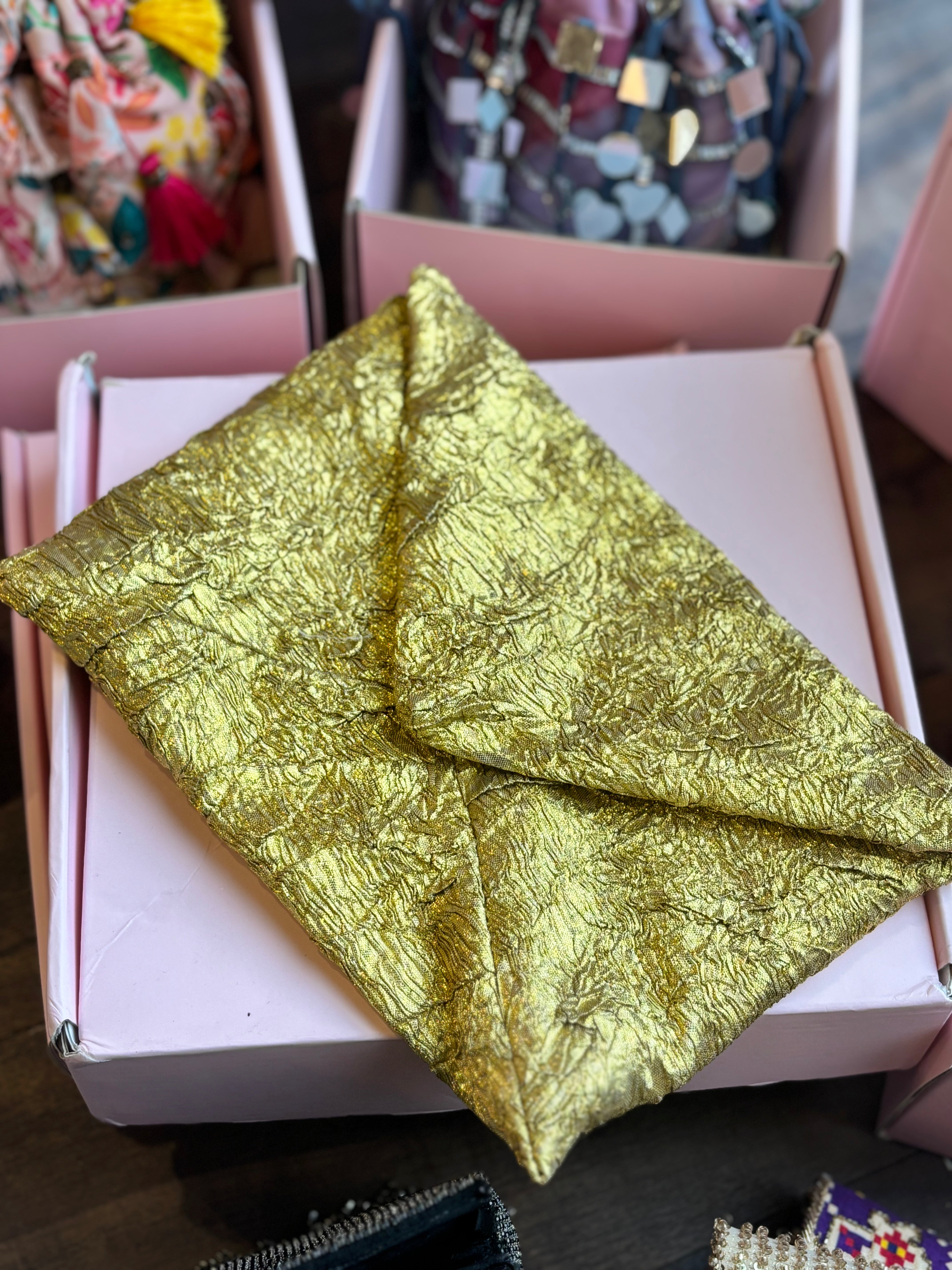SAMPLE Gota envelope clutch