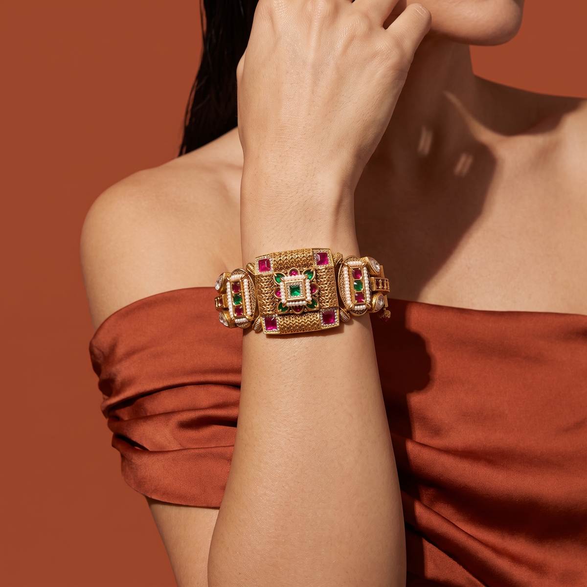 Zareenva Mosaic Crest Kada