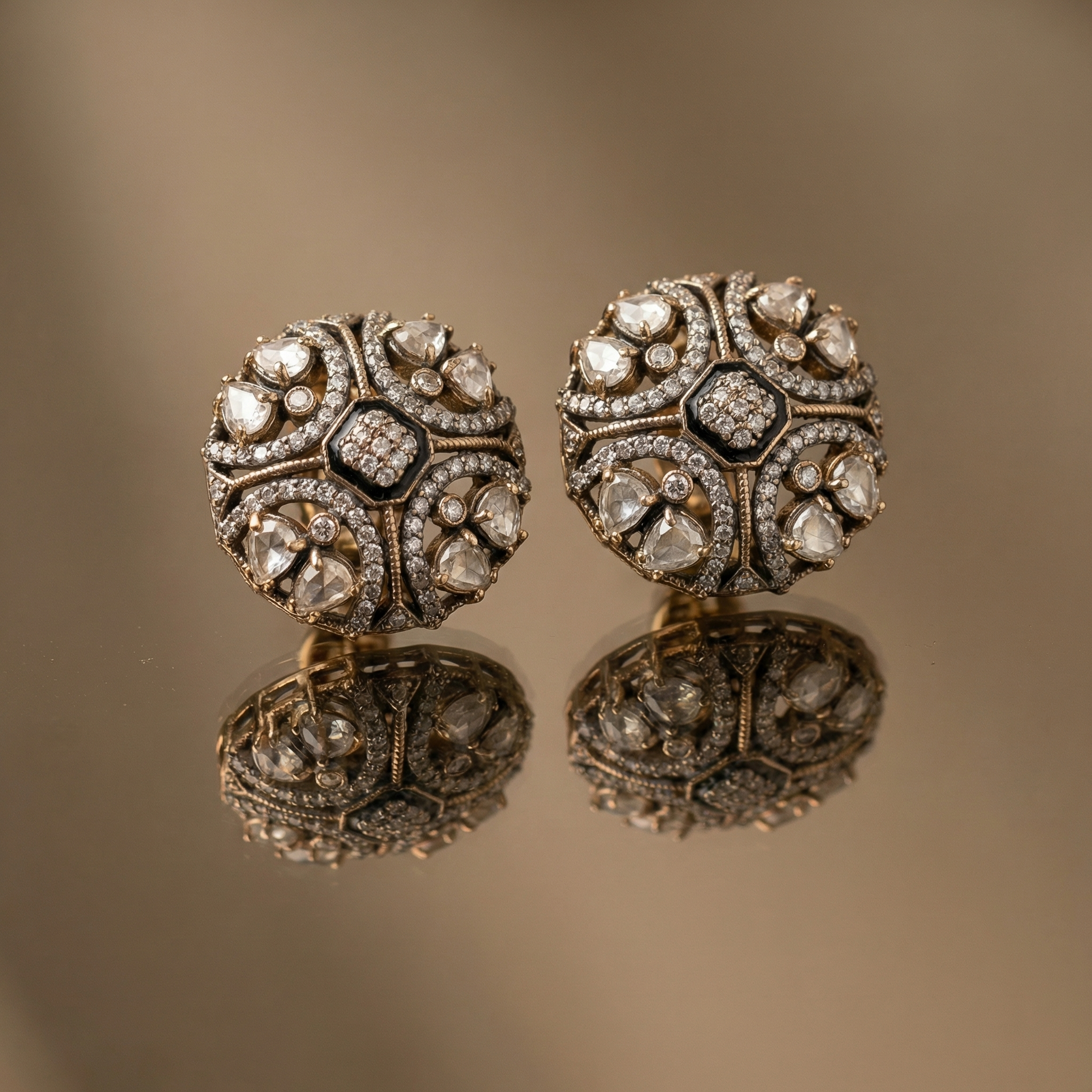 Zarvaya Noor Dome Studs