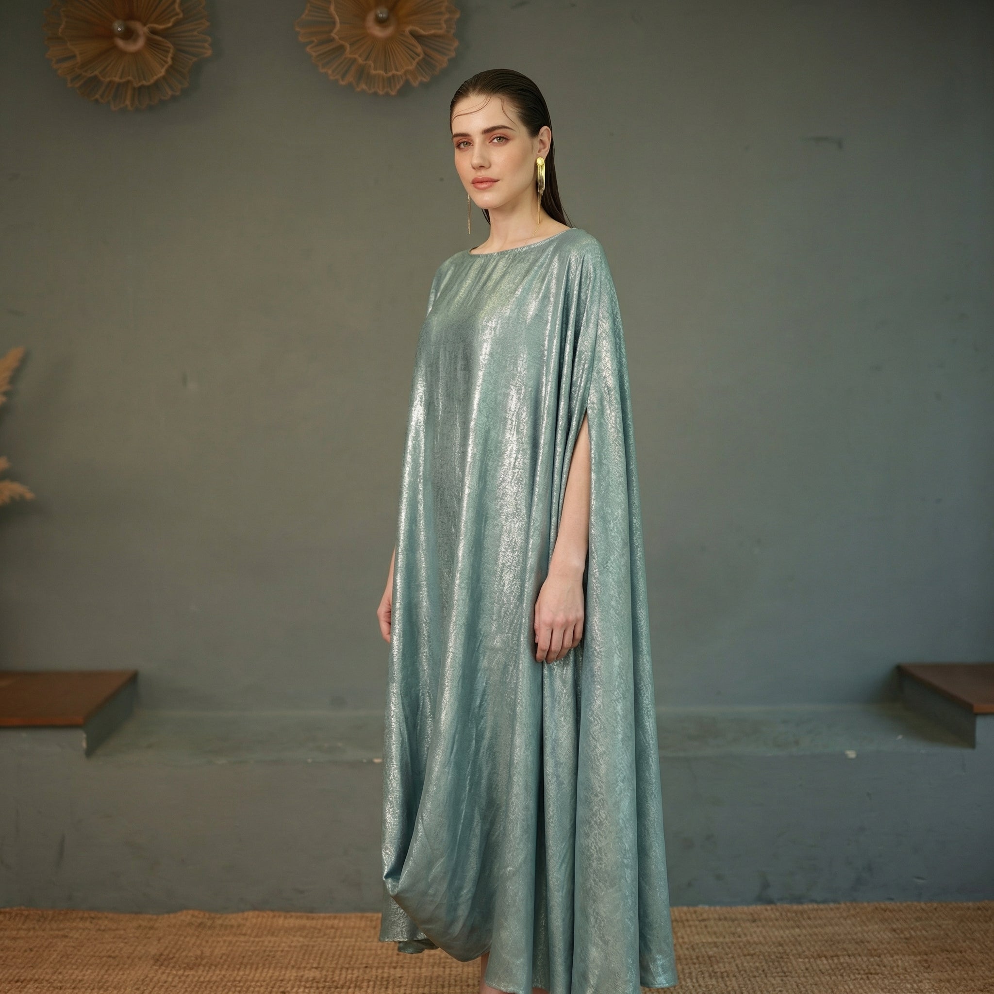 Zayna Kaftan in Shimmer sage green (Sale)