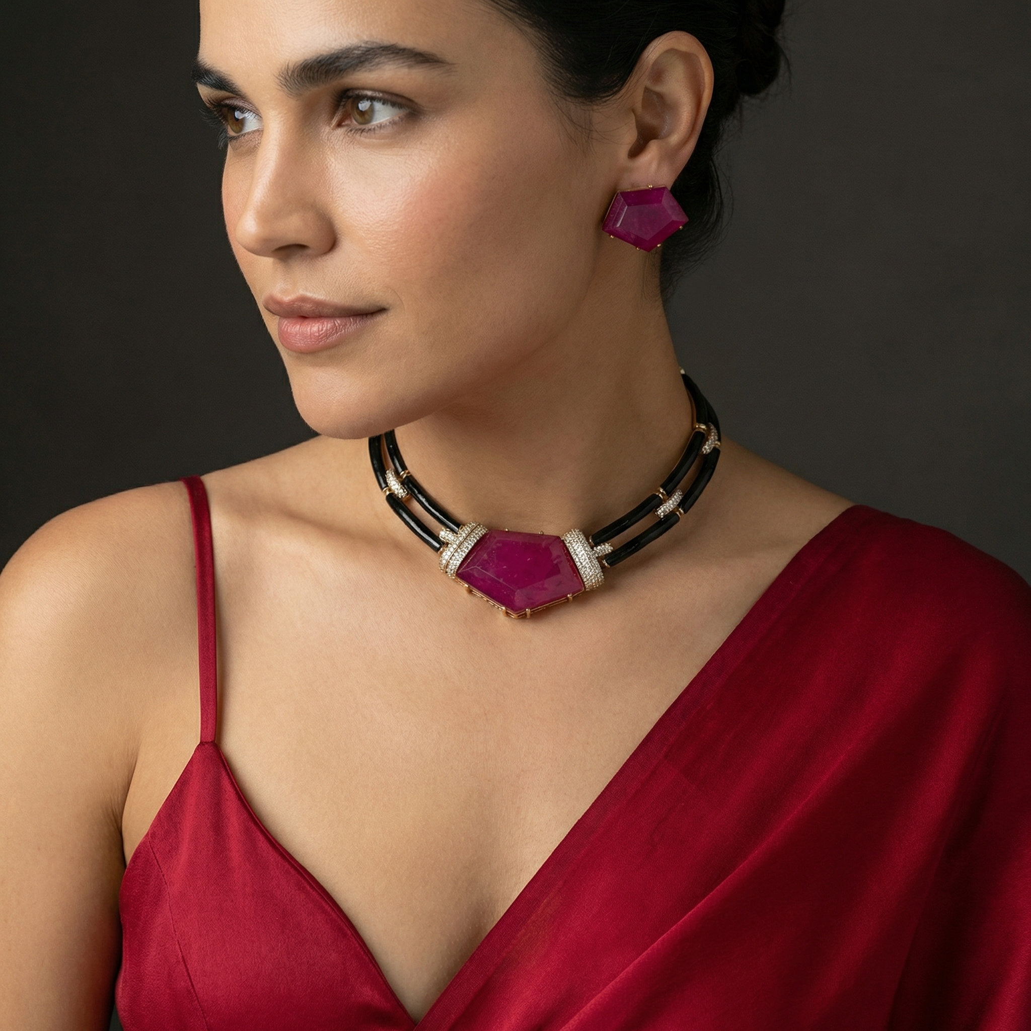 Lavéira – noir necklace set by Ozel