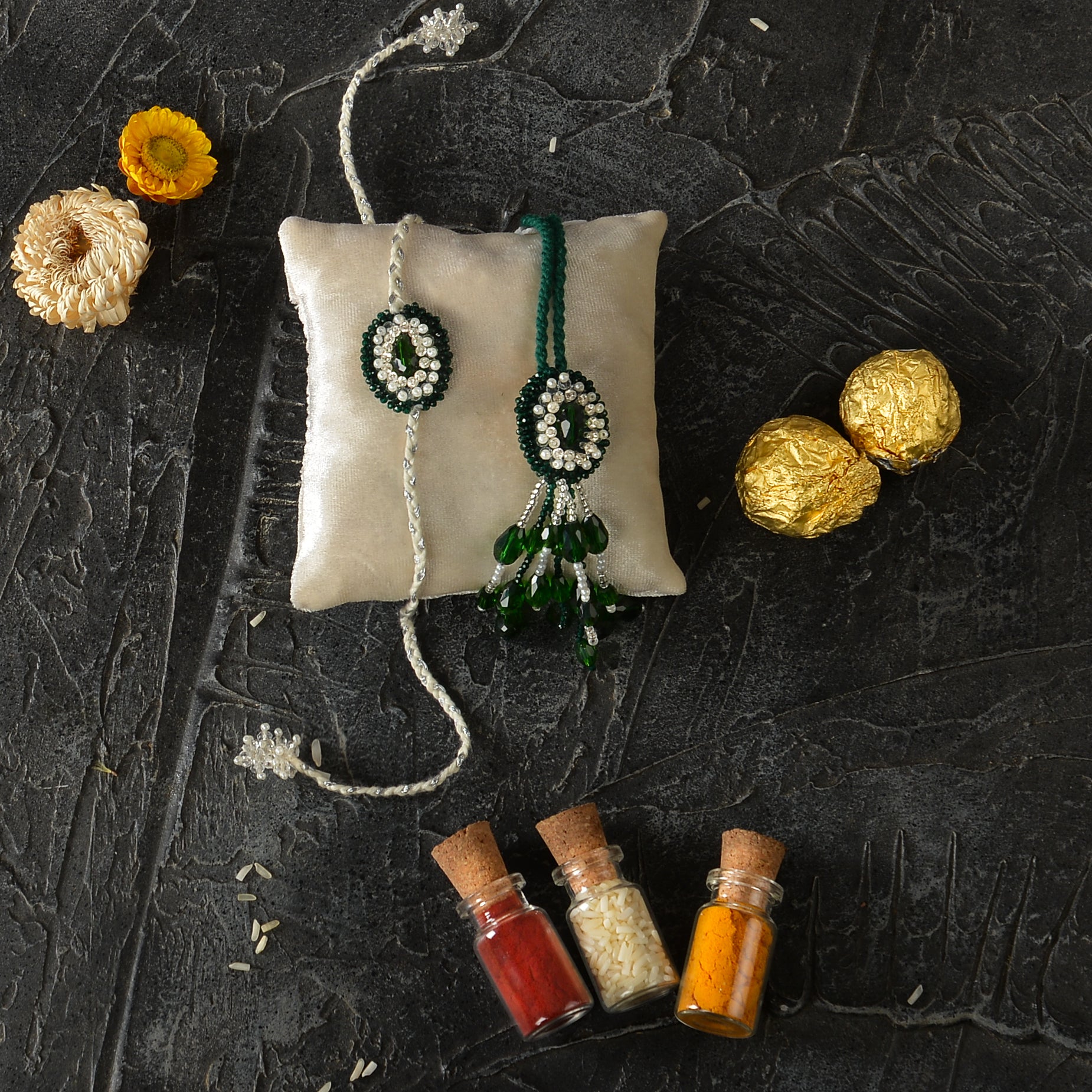 Anshuman Emerald Pearl and Stone Green Rakhi Lumba - Ozel