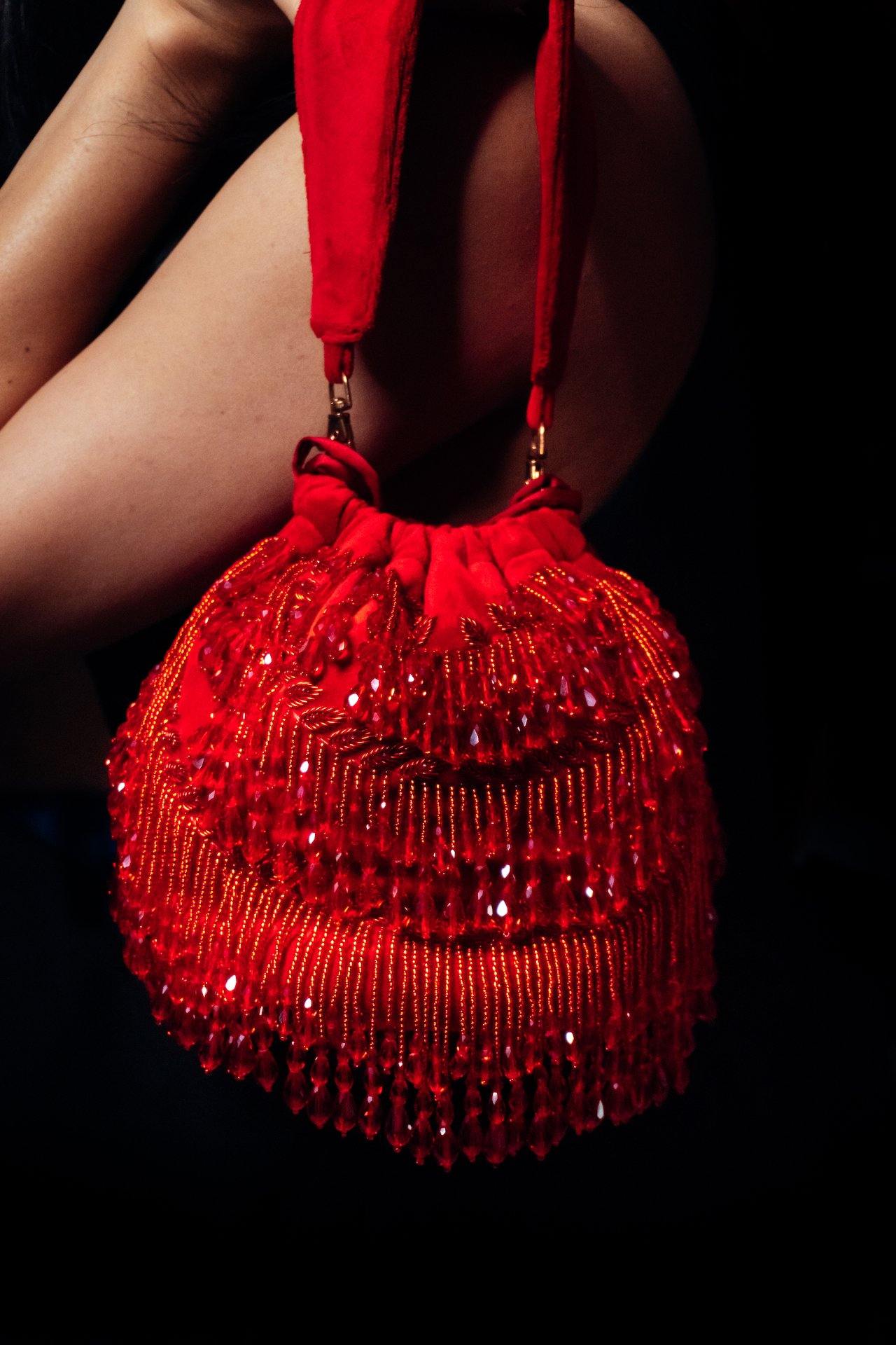 Andromeda Red Tassels Bucket Bag - Ozel Bir Sey