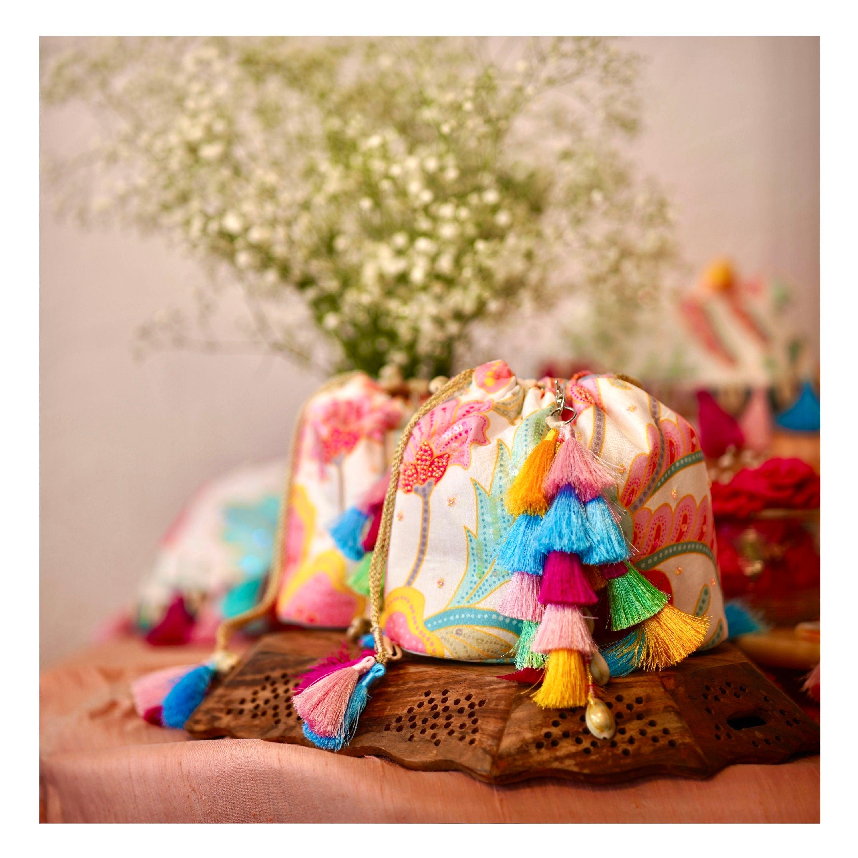 Gulaabi Floral Bucket Bag - Ozel