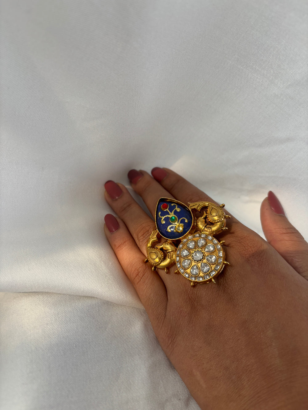 Mehreen floral ring – side profile view by Ozel