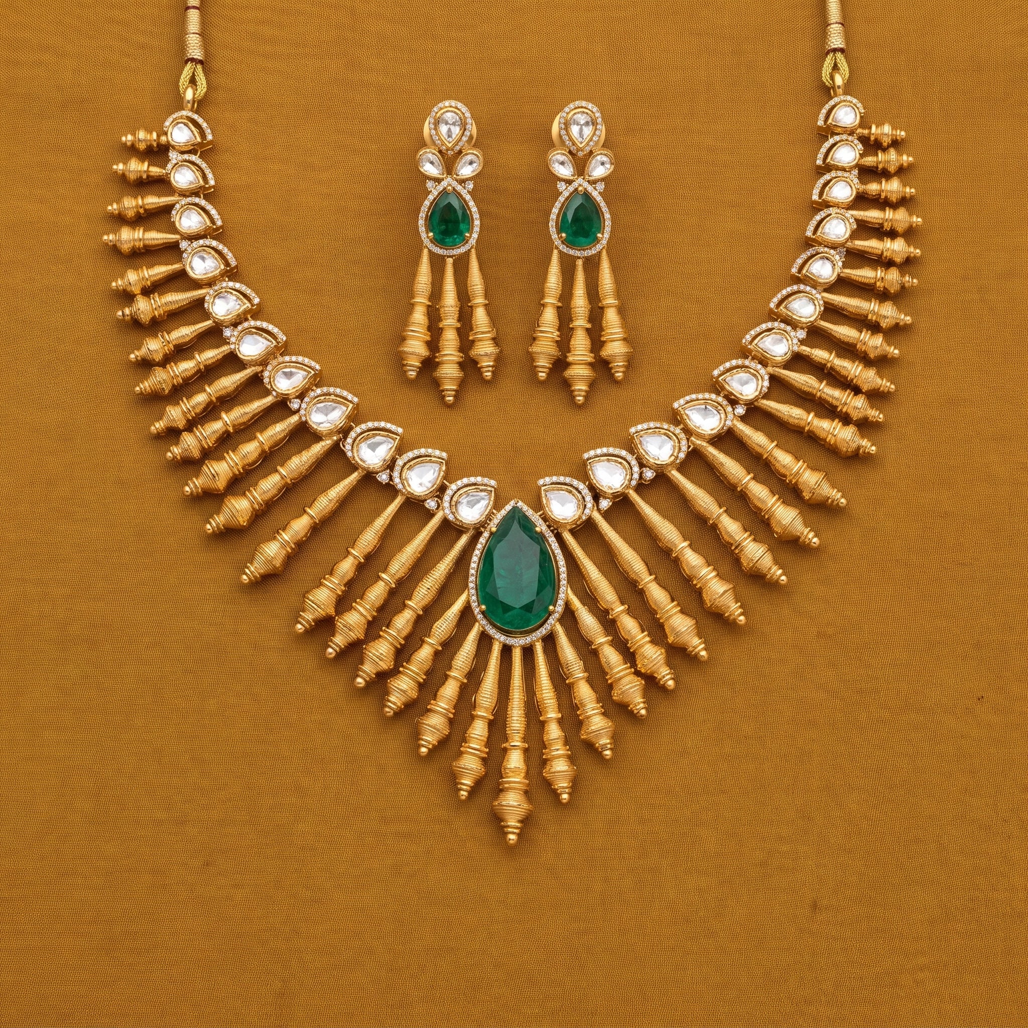 Padma Emerald Necklace Set