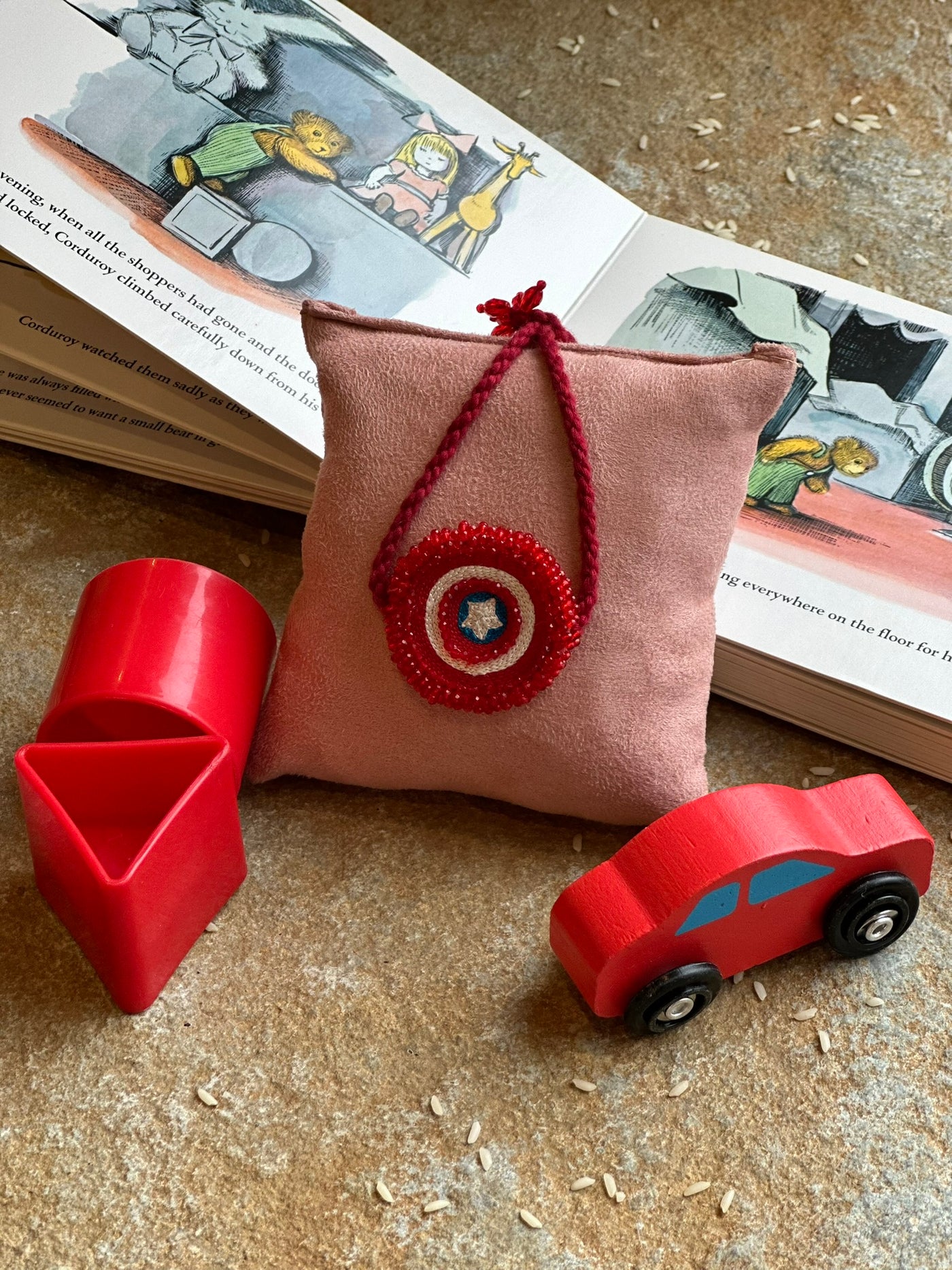 Captain America Rakhi - Ozel