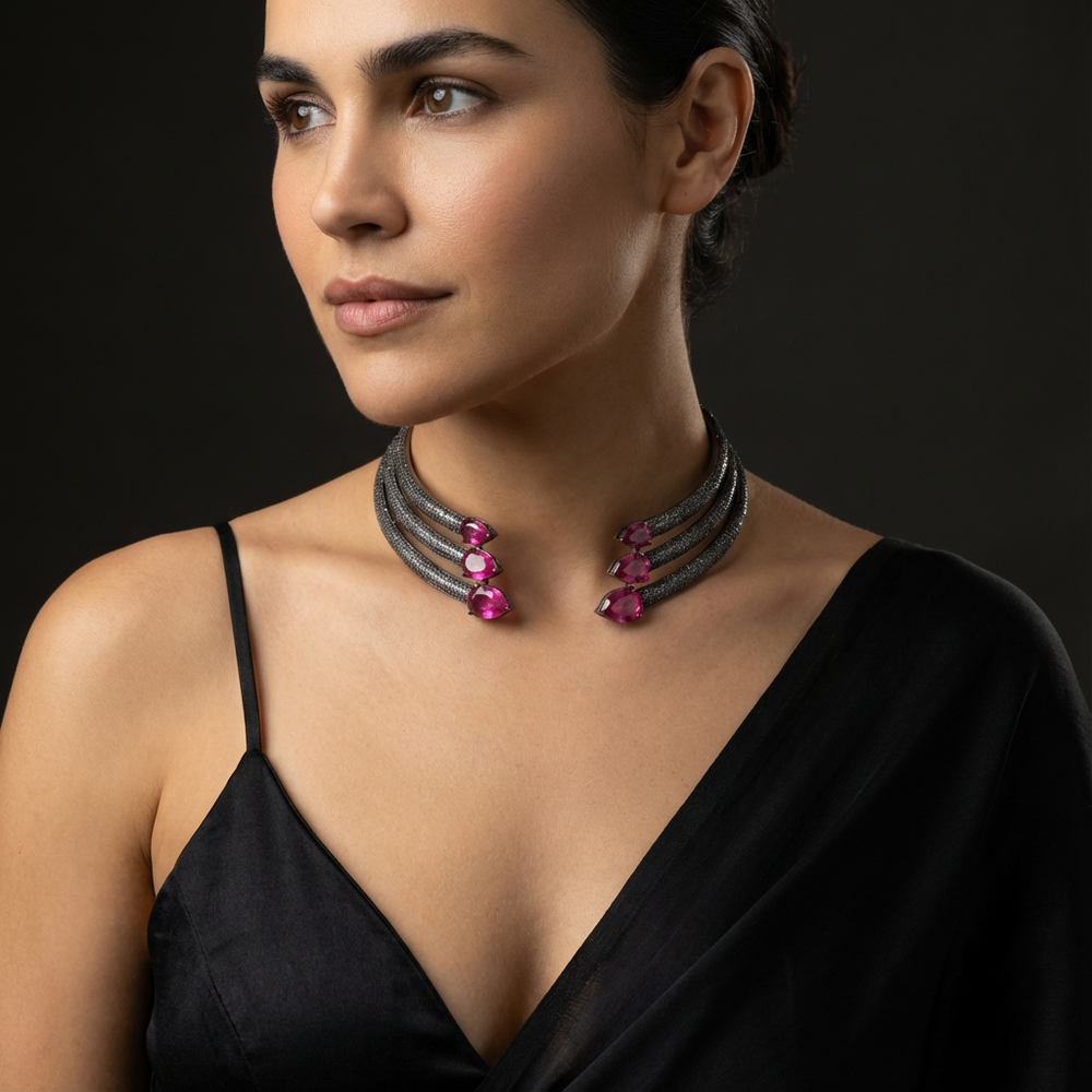 Serpenti moderna choker – serpent motif detail by Ozel