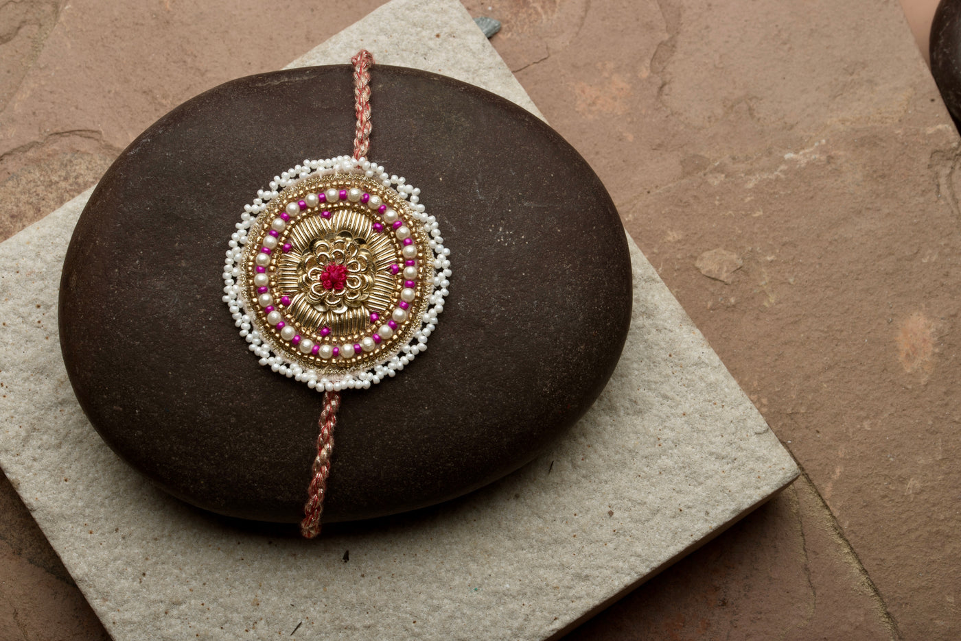 Ahaan Pearl Zardozi Rakhi - Ozel