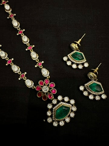 Emerald Enchanted Necklace Set