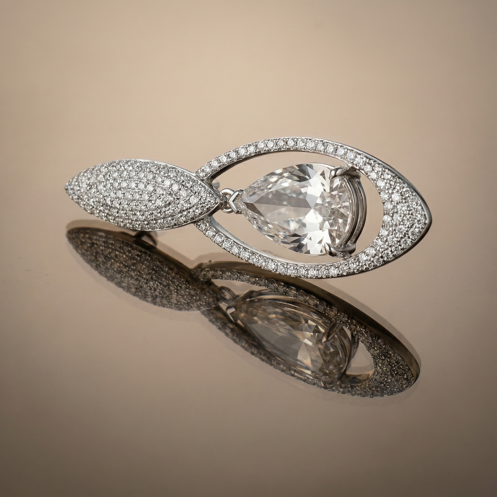 Anahita crystal drop earrings – detail view by Ozel