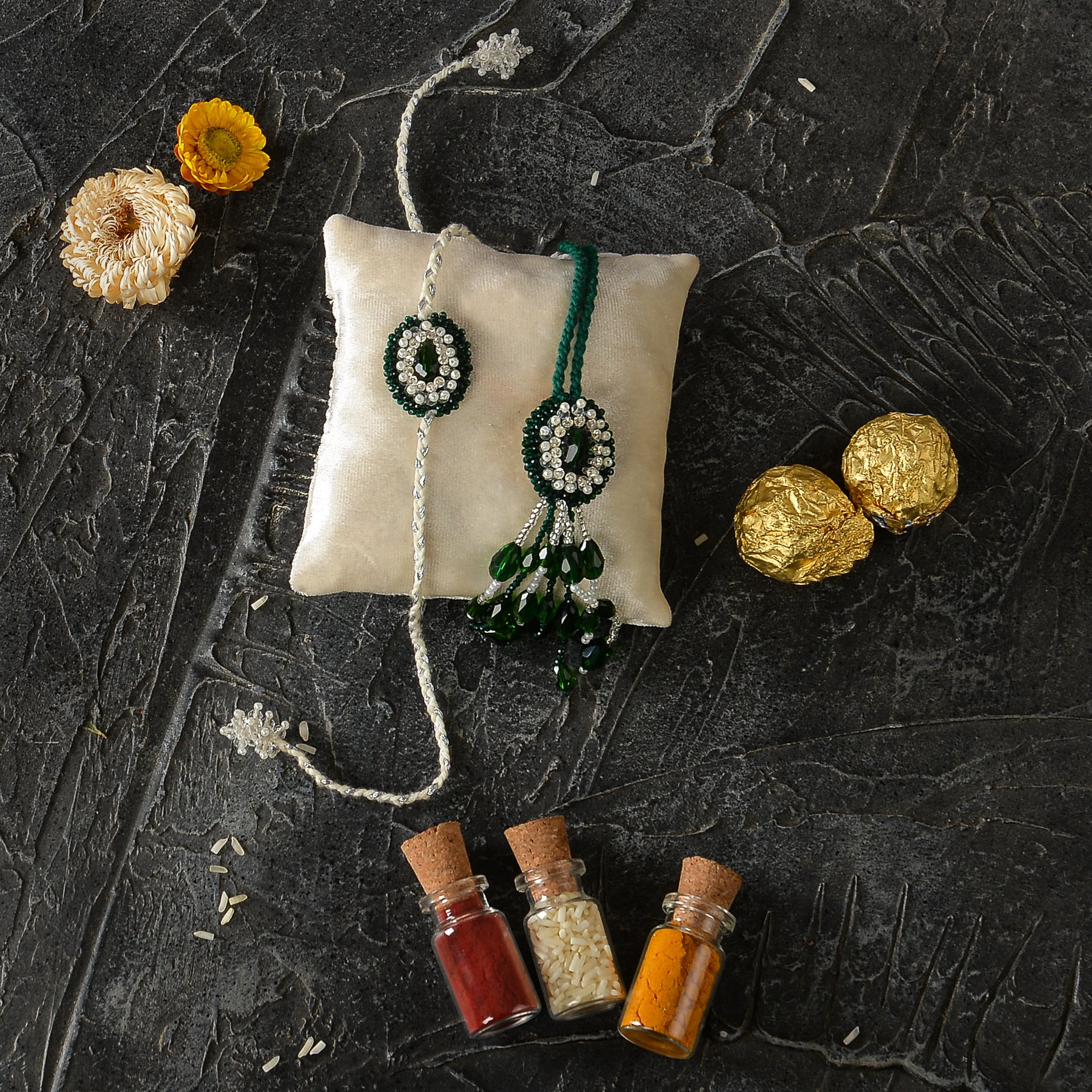 Anshuman Emerald Pearl and Stone Green Rakhi Lumba - Ozel