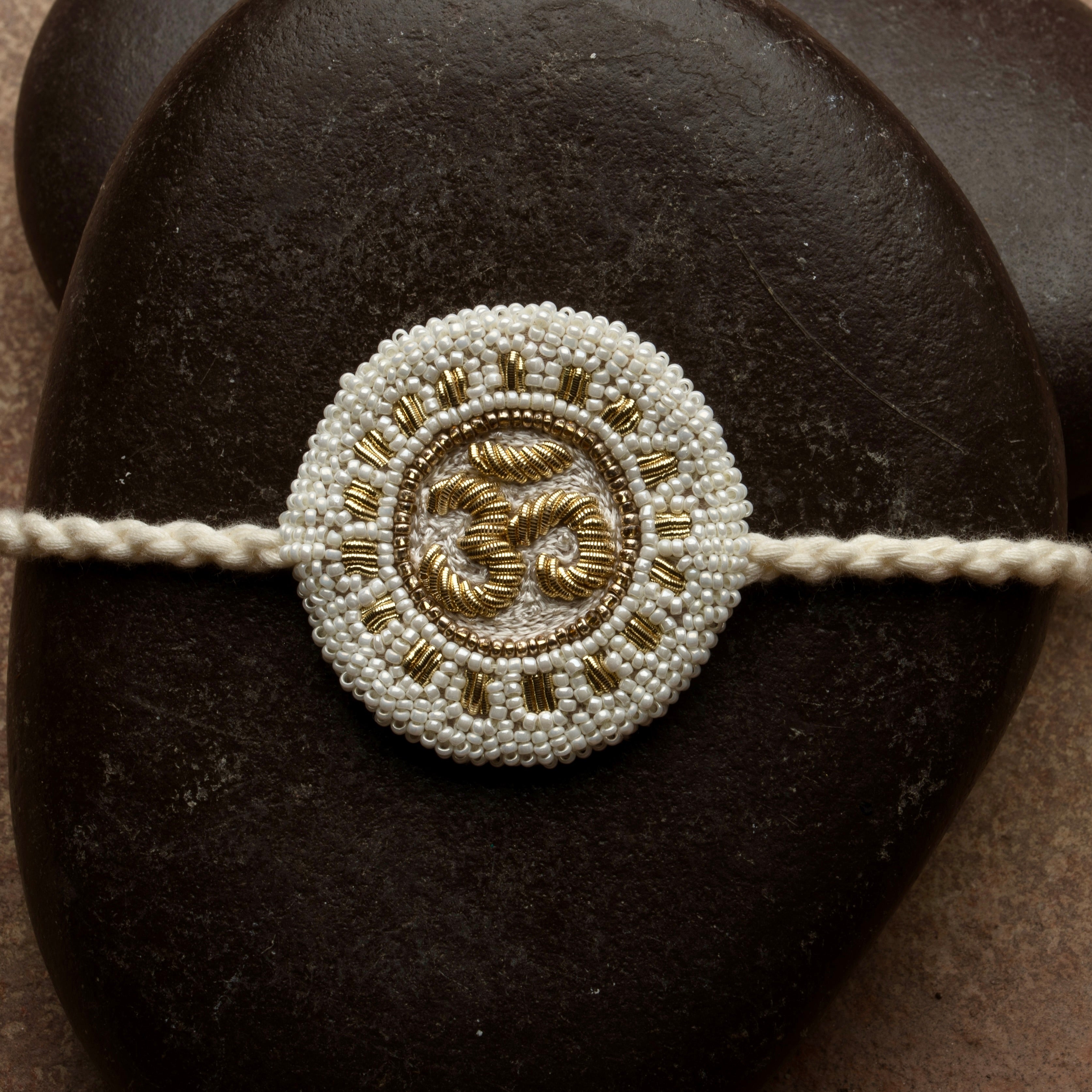 Abhishek Om Rakhi - Ozel