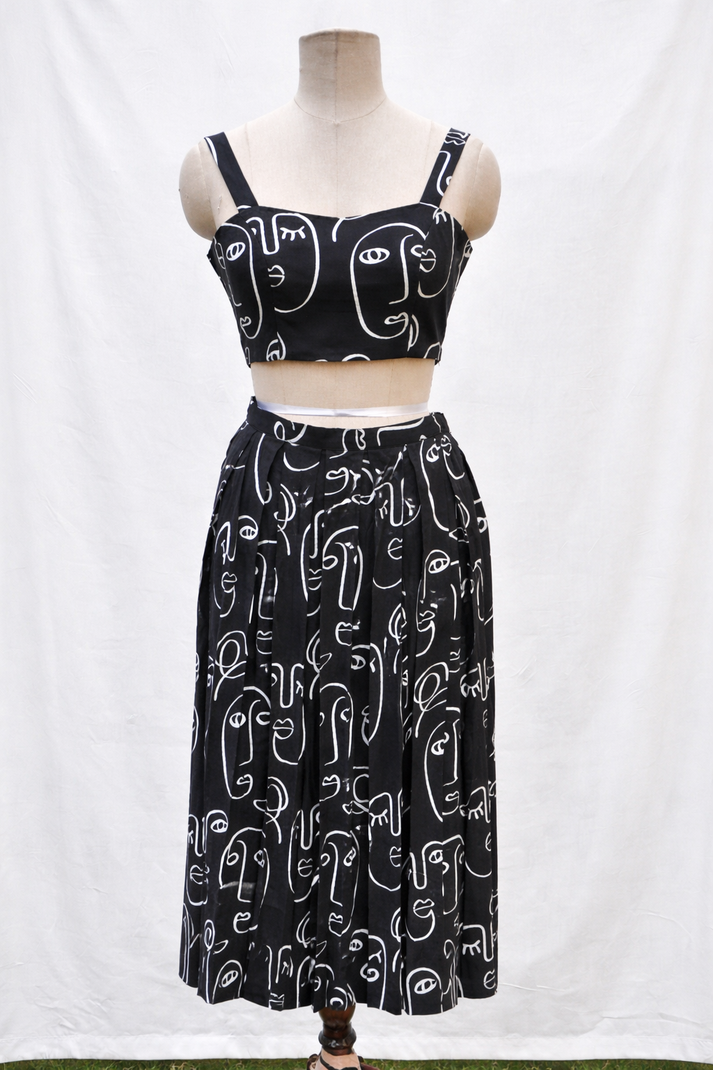 Black Line Art Coord Set (Sale)