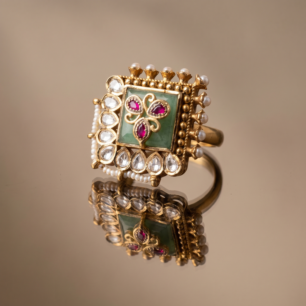 Chitra regal Kundan ring – detail view by Ozel