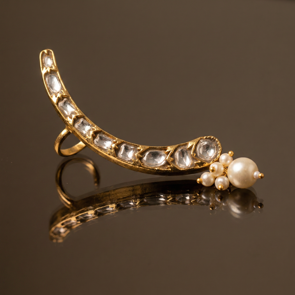 Devanshi Kundan ear cuff – detail view by Ozel