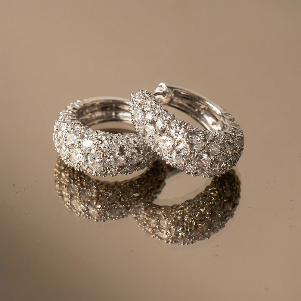 Viraaj radiance hoop earrings – detail view by Ozel