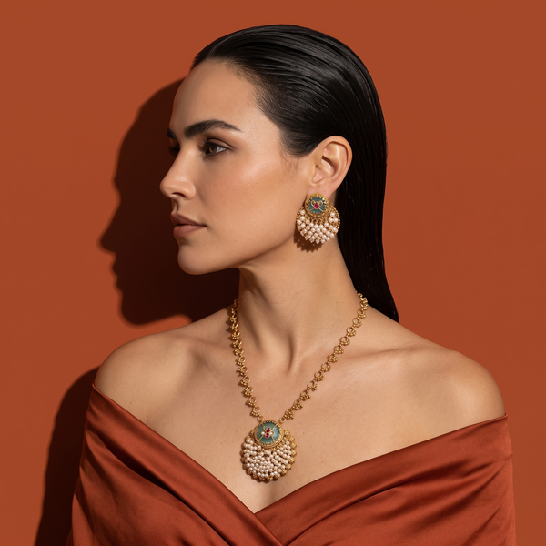 Eshara Pearl Medallion Necklace Set