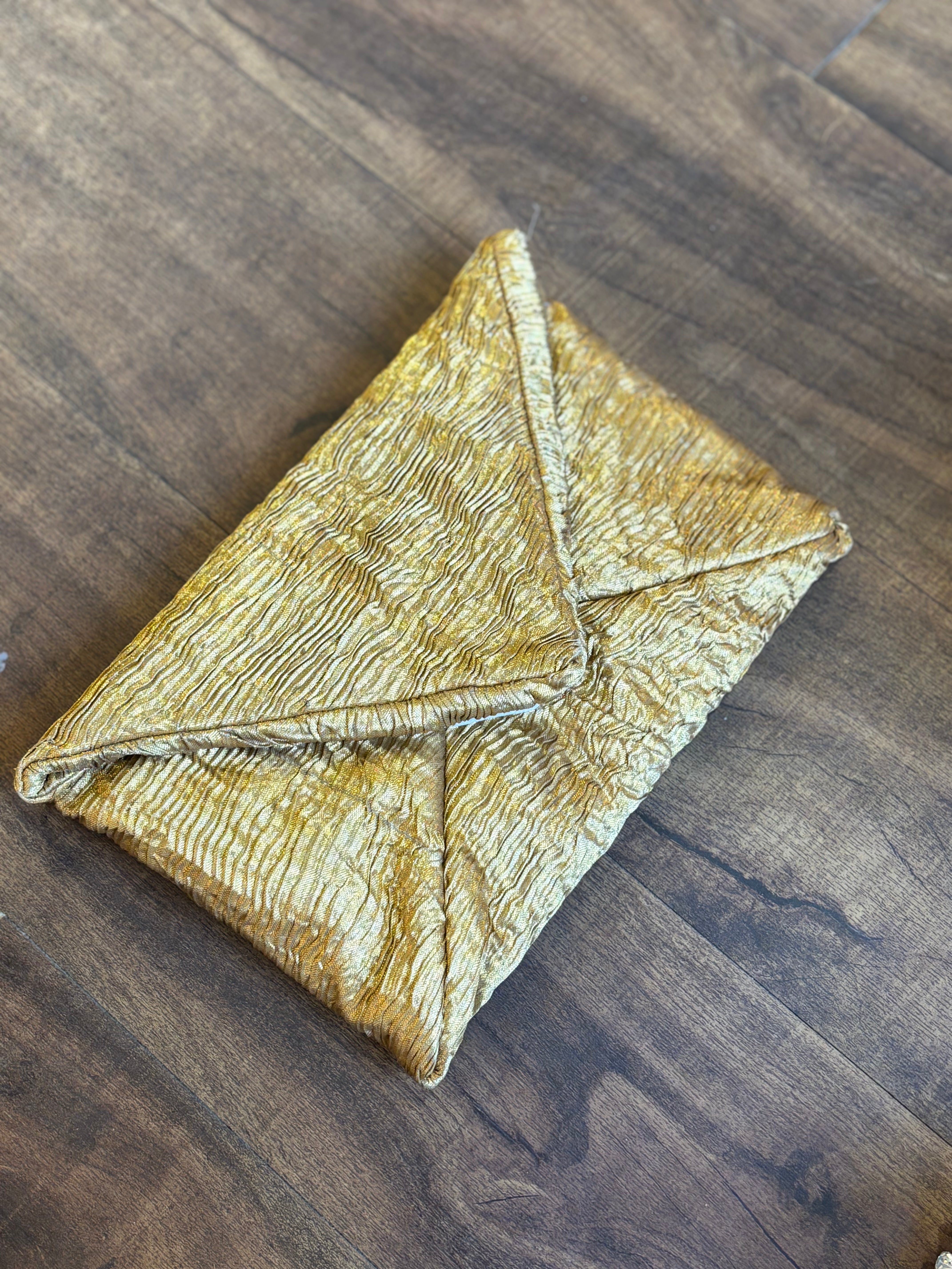 SAMPLE Gota envelope clutch