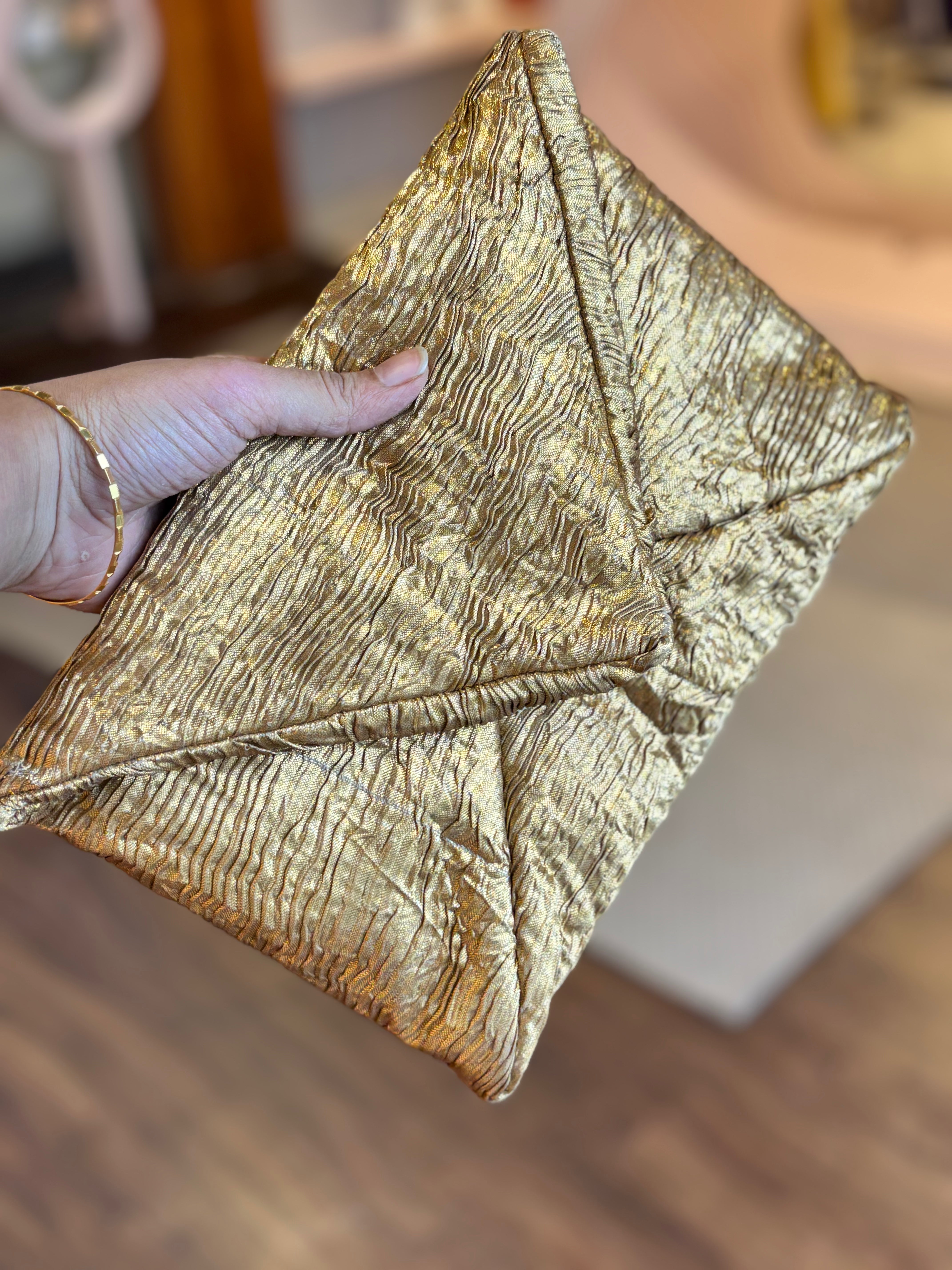 SAMPLE Gota envelope clutch