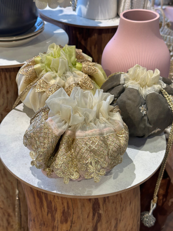 SET OF THREE GREY , PEACH , GREEN POTLIS