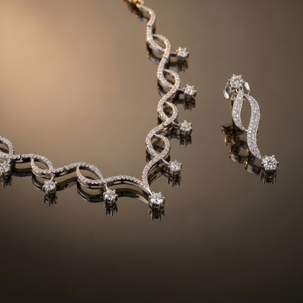 Ishira diamond vine set – detail view by Ozel