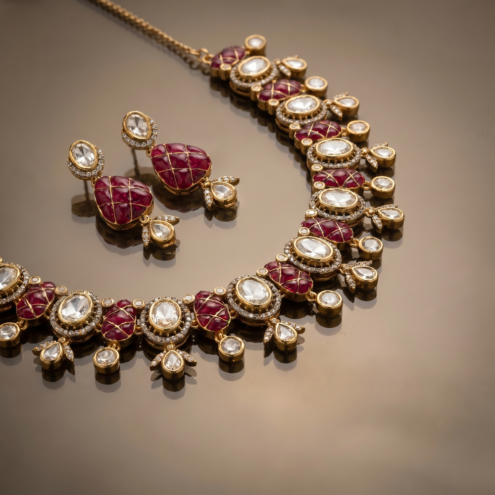 Earrings of the Nandini Noor emerald kundan set — Ozel