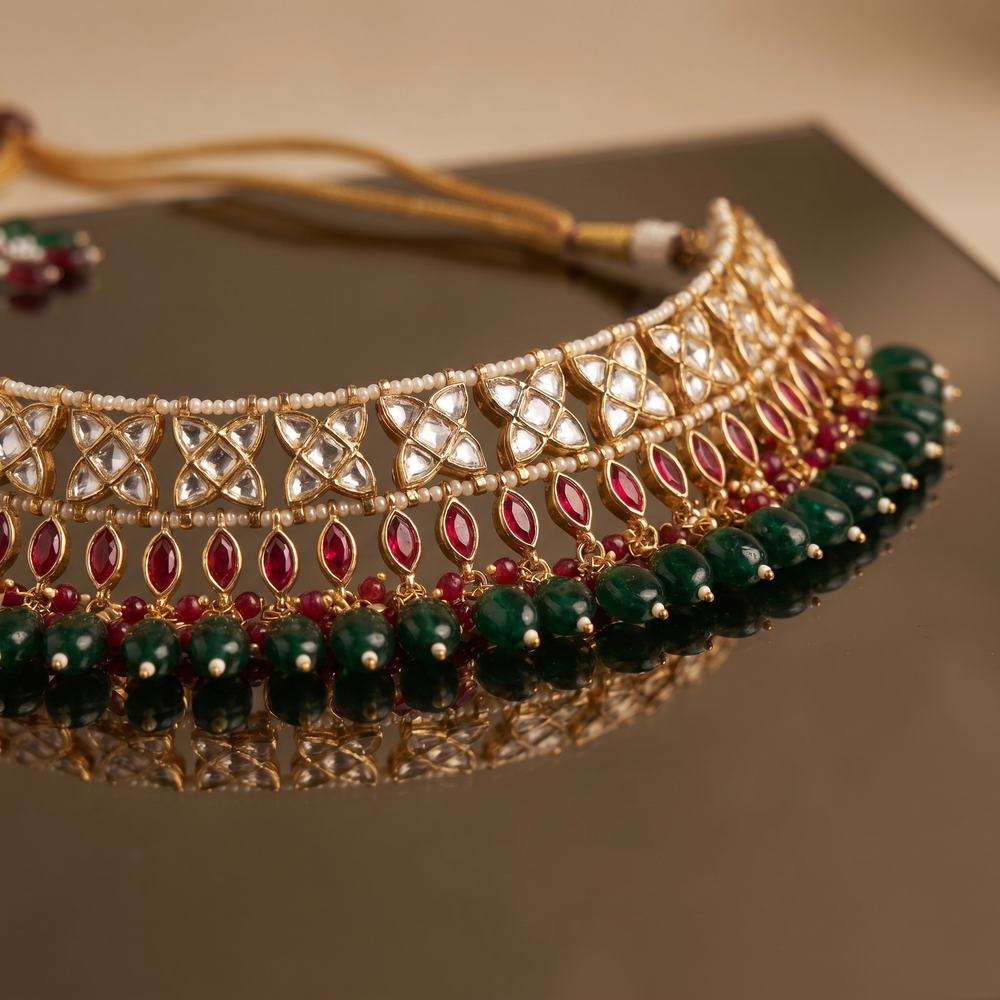 Ritika emerald charm choker – detail view by Ozel