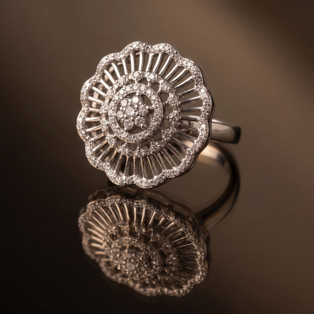 Tavisha radiant halo ring – detail view by Ozel