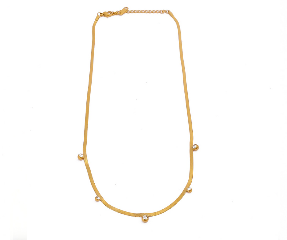 Drift necklace – pendant detail close-up by Ozel