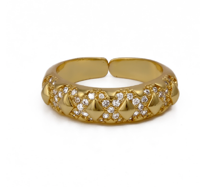 Vanya Pyramid Spark Ring