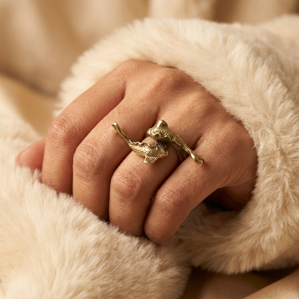Koi current ring – top view of design by Ozel