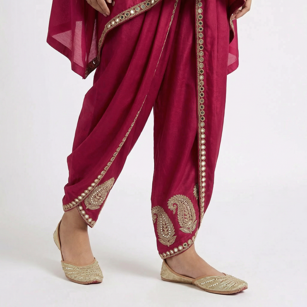 Zareen Gulnaar cape set – styled detail by Ozel