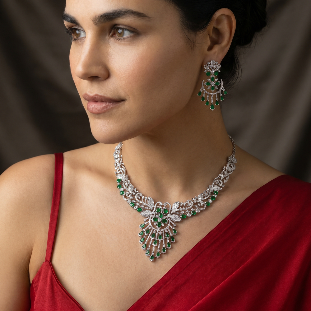 Samyukta emerald royale necklace set – detail view by Ozel