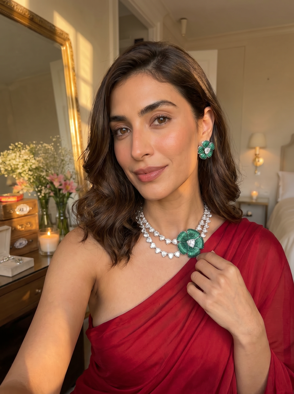 Aurélia Bloom Necklace & Stud Earrings Set