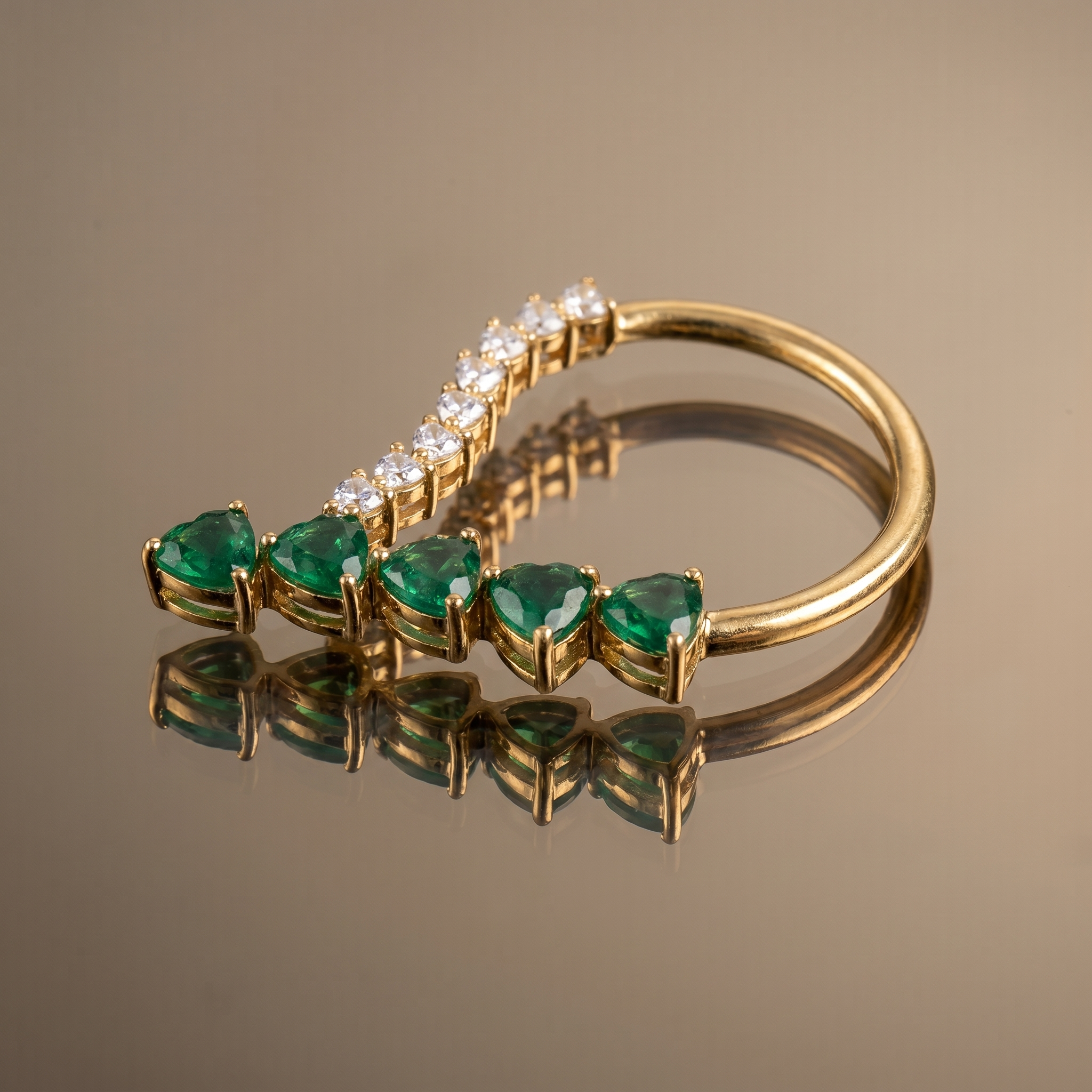 Eshvara Emerald Ear Cuff