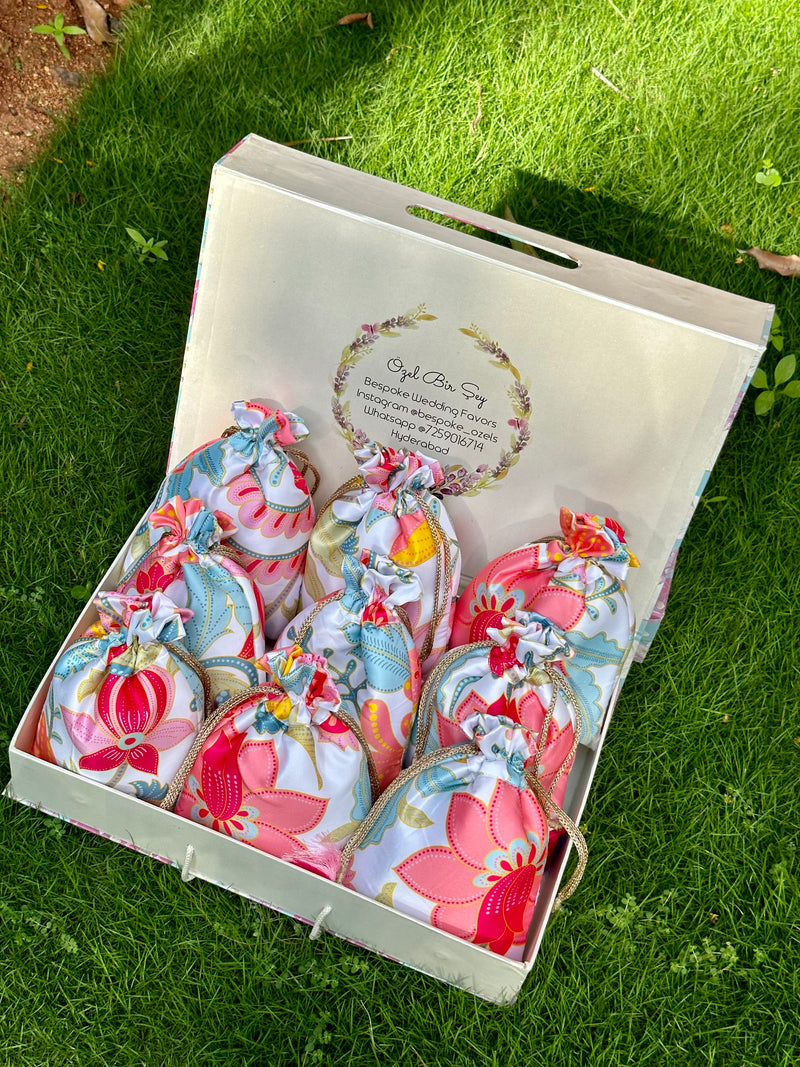 Gulabi floral Favors bags set of 12