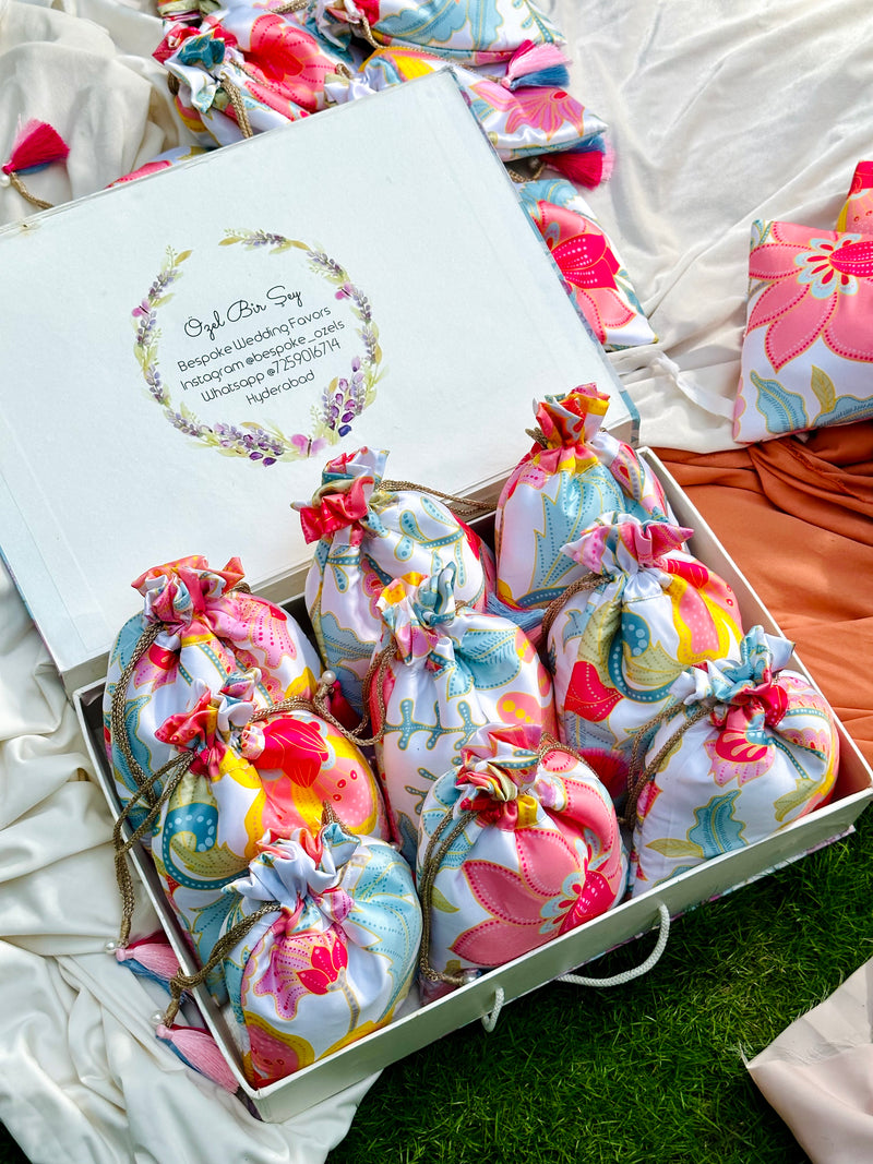 Gulabi floral Favors bags set of 12