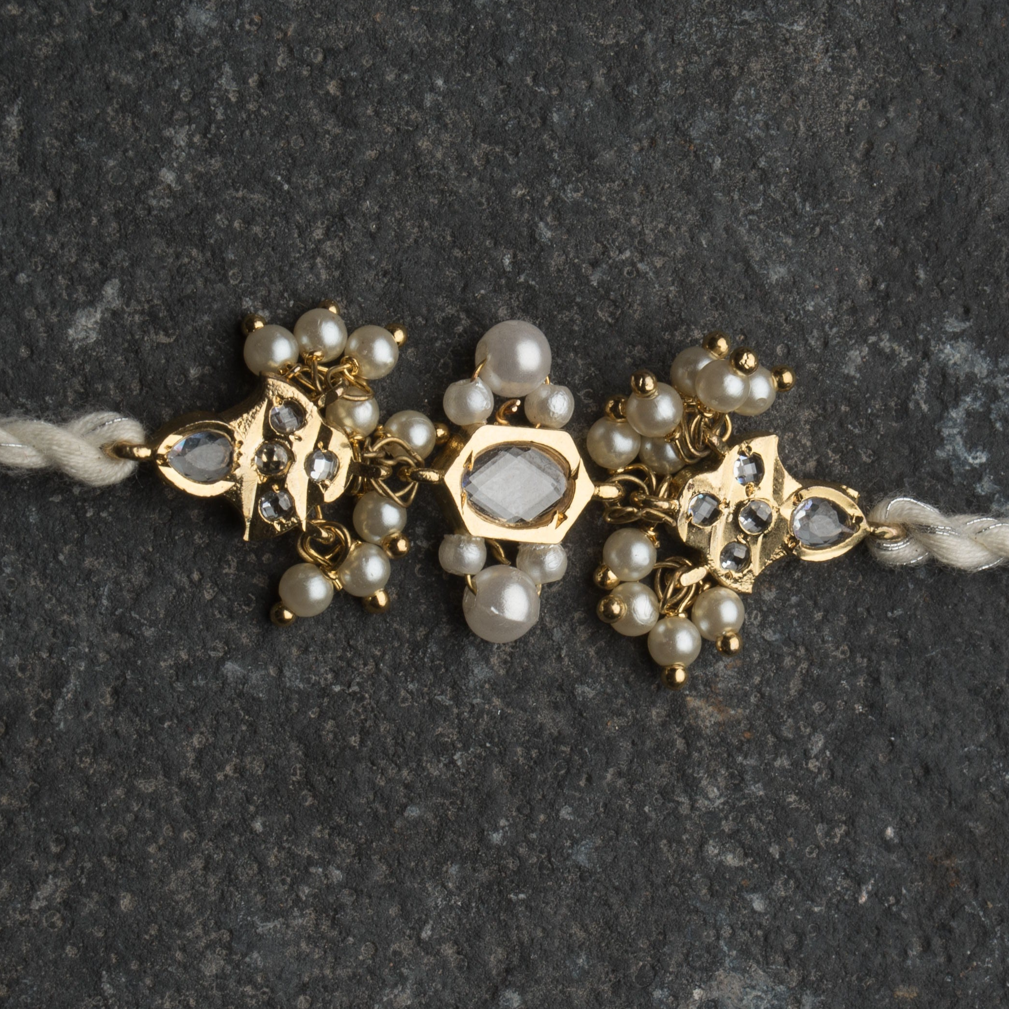 Rakshit Pearl Rakhi - Ozel