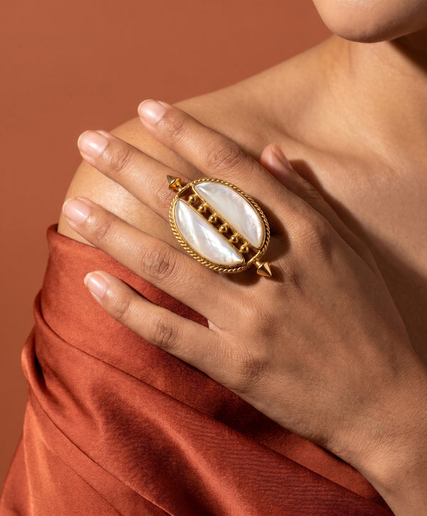 Mother of Pearl Split Oval Ring